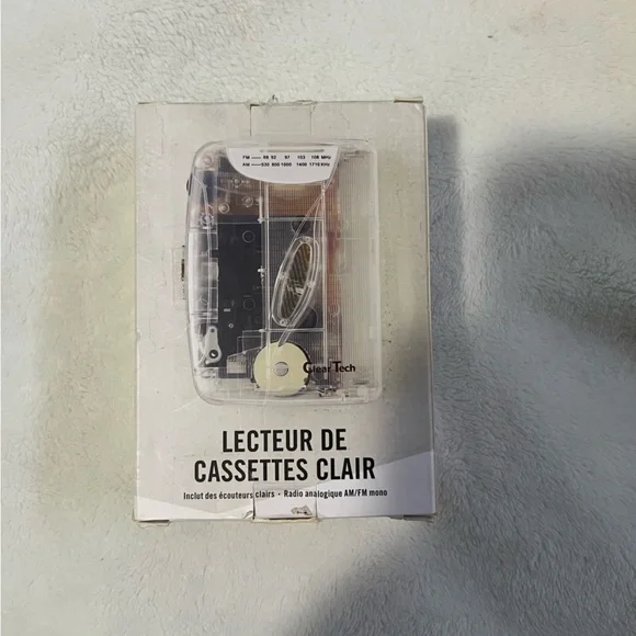 CLEAR CASSETTE PLAYER